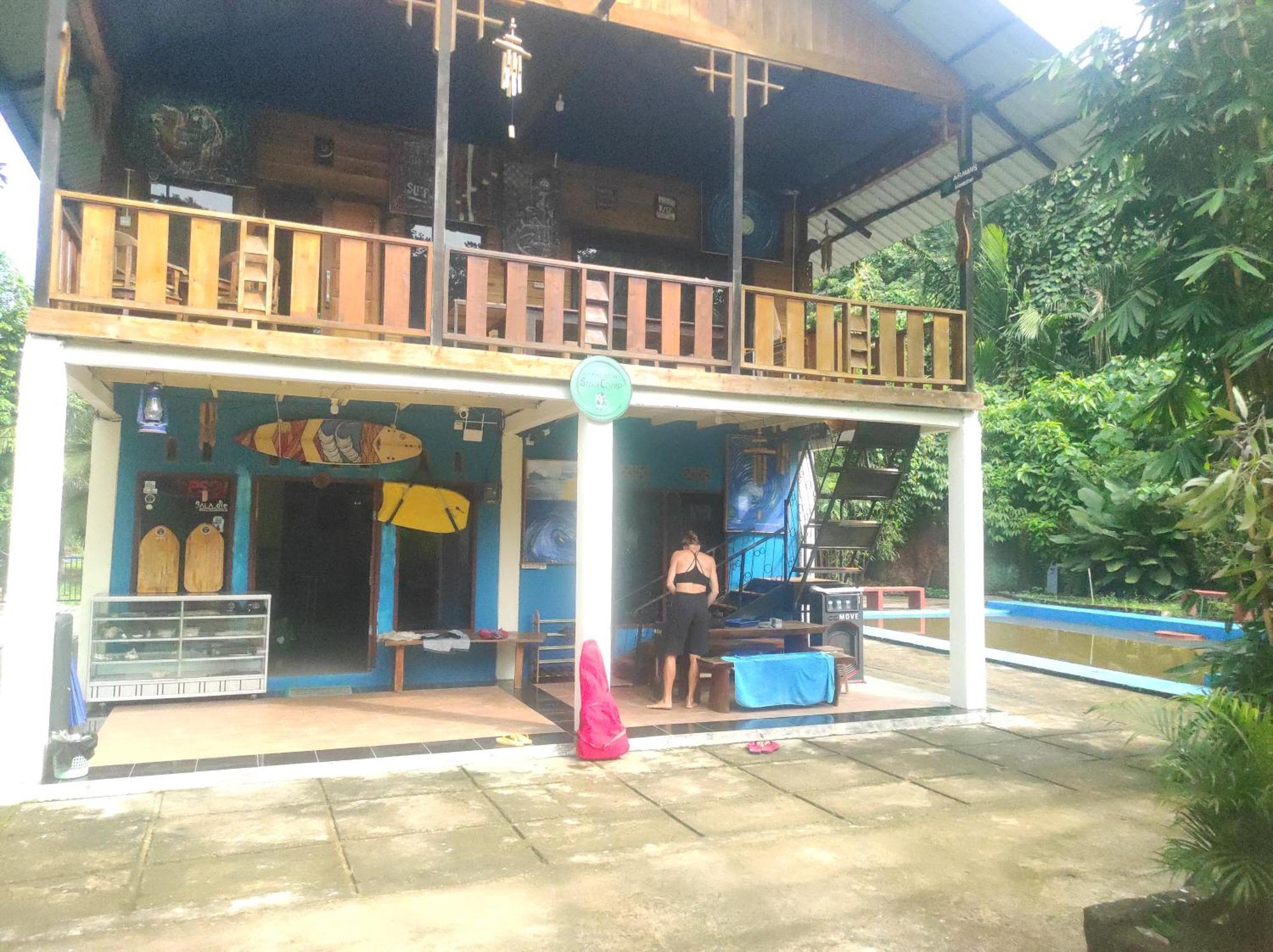 Air Manis Secret Surfcamp Apartman Taluk Batung Kültér fotó