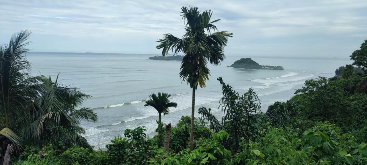 Air Manis Secret Surfcamp Apartman Taluk Batung Kültér fotó