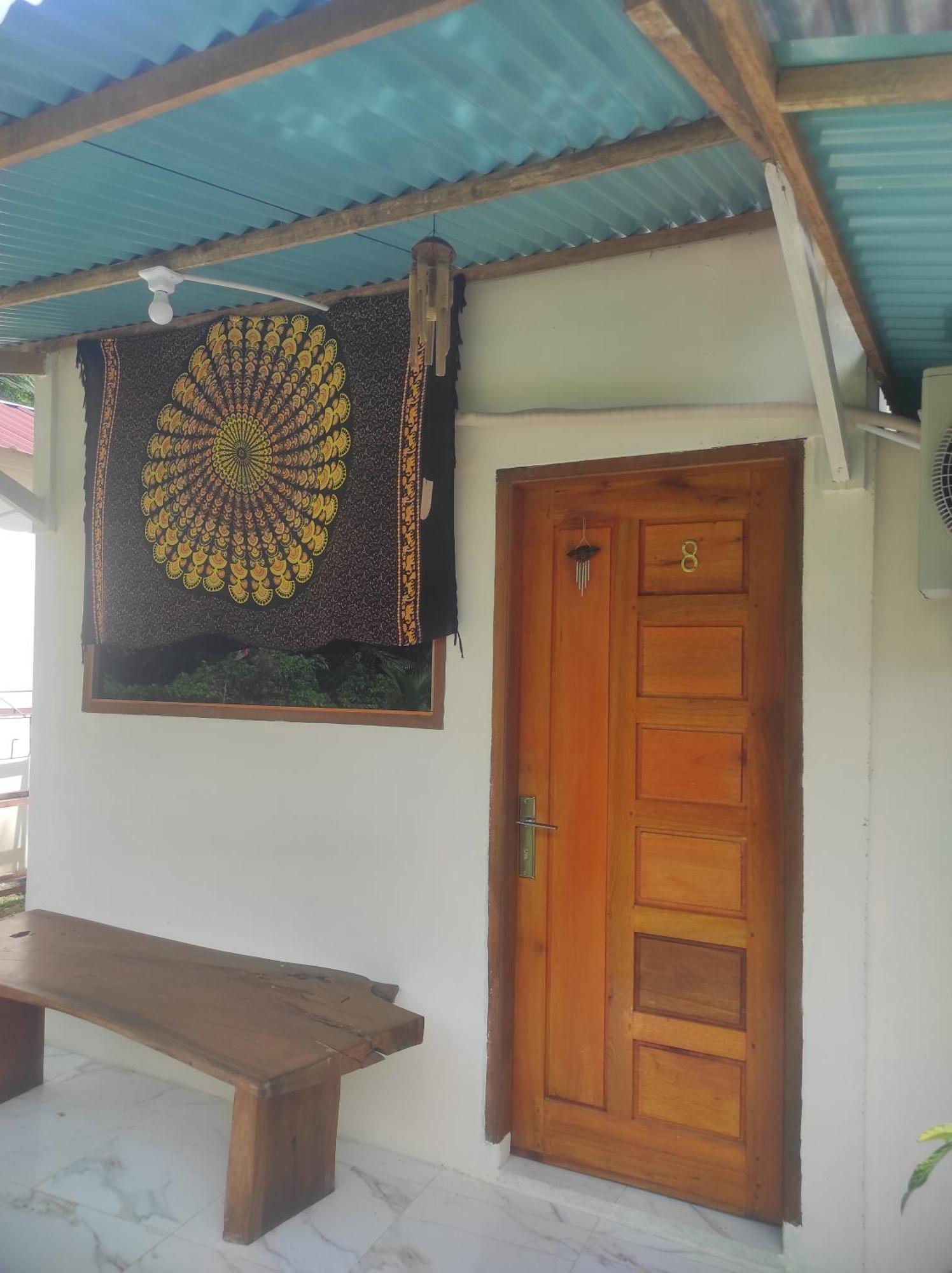 Air Manis Secret Surfcamp Apartman Taluk Batung Kültér fotó