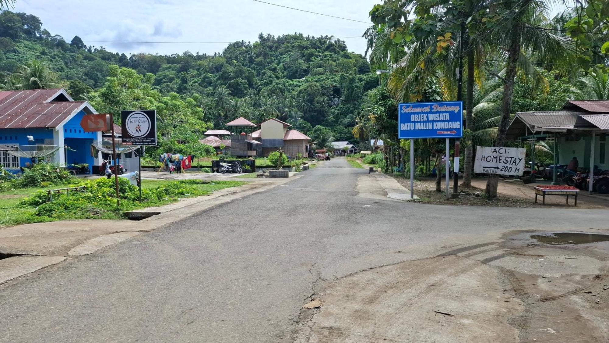 Air Manis Secret Surfcamp Apartman Taluk Batung Kültér fotó