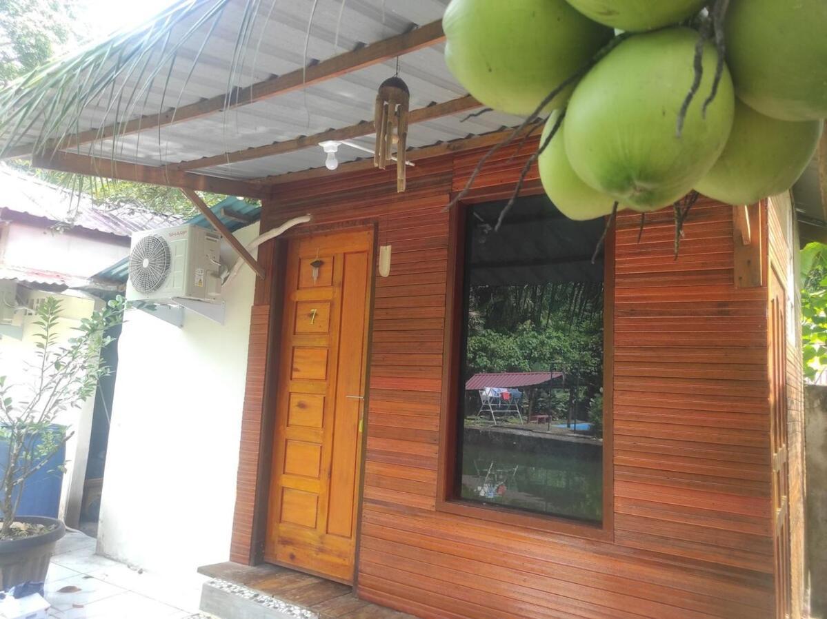 Air Manis Secret Surfcamp Apartman Taluk Batung Kültér fotó