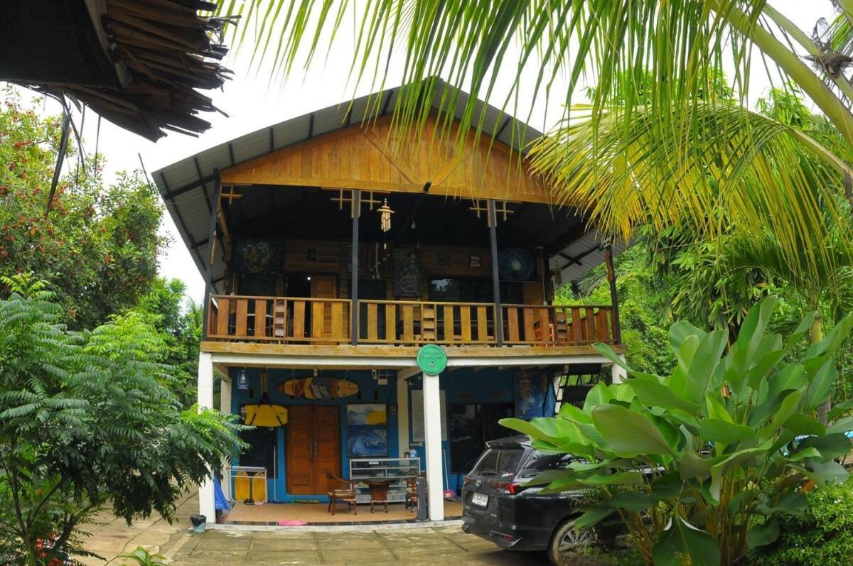Air Manis Secret Surfcamp Apartman Taluk Batung Kültér fotó