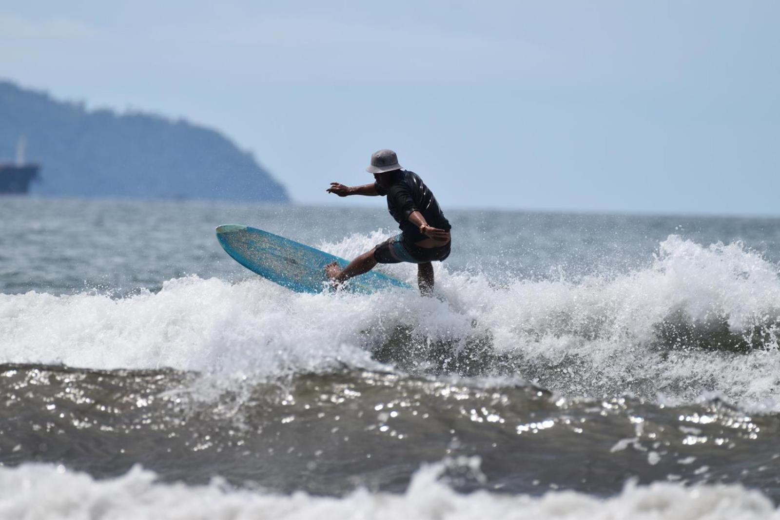 Air Manis Secret Surfcamp Apartman Taluk Batung Kültér fotó